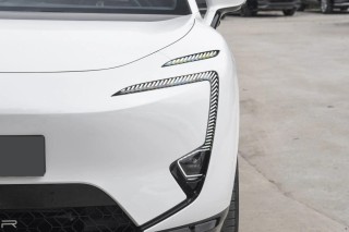 长安联手华为与宁德共创超级续航车，760km超远续航，3.9秒破百，识货者罕见