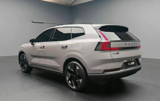 沃尔沃全新XC70插混车登场，引领新时代探险之旅