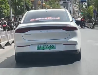 太原一汽车车牌公然挑衅，数字组合大胆招摇过市引发争议