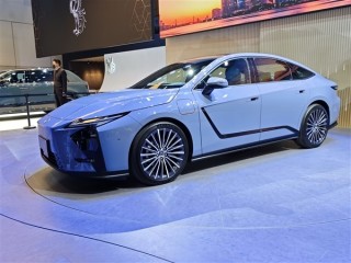 美关税冲击波及丰田利润，本财年下滑超20%预警发布