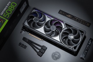 ROG ASTRAL 夜神 RTX 5080显卡，游戏与工作双全体验的首选