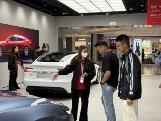 特斯拉大理体验店开业，云南成为电动汽车自驾新宠