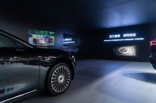 鸿蒙智行亮相西安五一车展，开启智慧出行新篇章，多款新品齐聚展示未来趋势